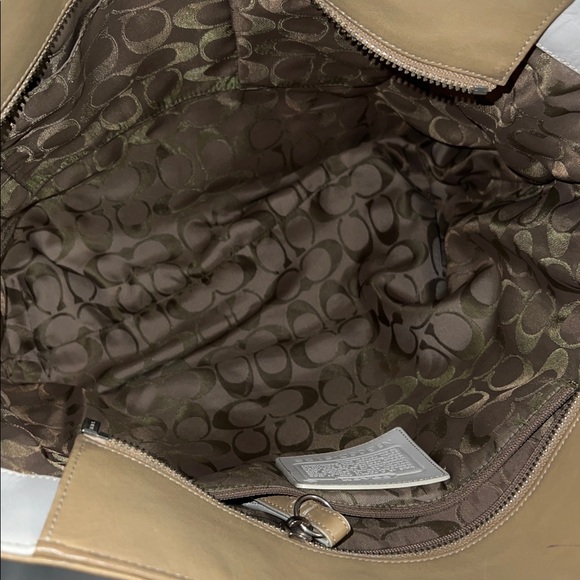 Coach Y2K Hampton Tote very good used condition!  Beautiful Leather! - Picture 6 of 15